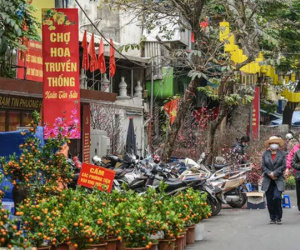 Ghé thăm chợ hoa cổ nhất Hà Nội giữa mùa dịch COVID-19