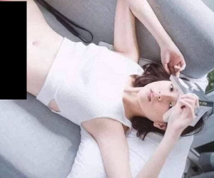 Vụ Hải Tú dùng sách che vùng nhạy cảm thay nội y: Phía Nhã Nam lên tiếng khi antifan tràn vào fanpage đòi xử lý 'gà' Sơn Tùng