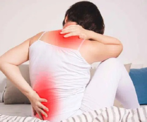 Nếu thấy xuất hiện 3 dấu hiệu ở phần lưng dưới, coi chừng bệnh ung thư có thể đã tìm đến bạn