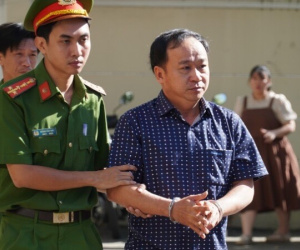 Phó chi cục Thuế TP Phan Thiết cùng 4 cấp dưới bị khởi tố