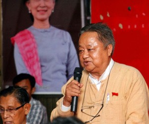 Trợ lý thân cận của bà Aung San Suu Kyi bị bắt lúc nửa đêm