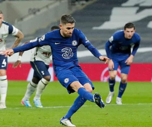 Chelsea gieo thêm sầu cho Tottenham