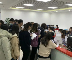 Nhà đầu tư đổ xô vào chứng khoán, bình quân mỗi ngày có thêm gần 4.000 tài khoản mở mới trong tháng 1