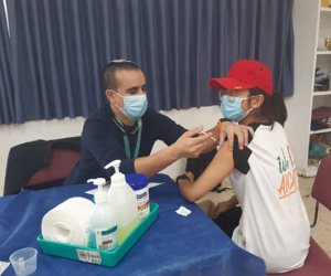 Sinh viên Việt Nam tại Israel được tiêm vắc xin ngừa Covid-19