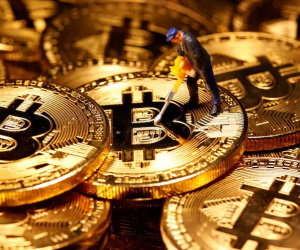 Bất ngờ tăng dựng đứng, 1 bitcoin ăn 900 triệu đồng