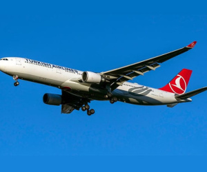 Bám càng máy bay từ Kenya đến Hà Lan
