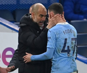Ghi 1 bàn, 1 kiến tạo, Phil Foden vẫn bị Pep mắng 'không biết làm gì'