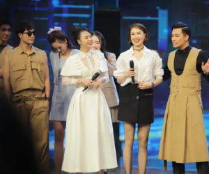 Hé lộ lý do dàn sao nam 'Vũ trụ VTV' ăn mặc lạ đời, Việt Anh còn mặc trang phục giống... váy gây tranh cãi