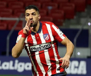 Suarez phá kỷ lục của Ronaldo