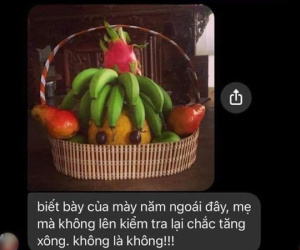 Xung phong bày mâm ngũ quả Tết nhưng nam thanh niên bị mẹ kịch liệt ngăn cản, biết lý do xong hội chị em cũng nhào vào can theo