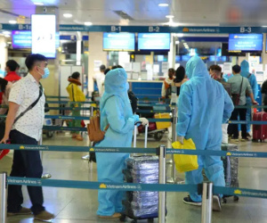 Ca nghi nhiễm mới tại Tân Sơn Nhất là nhân viên Vietnam Airlines, sống trong chung cư ở quận Tân Bình