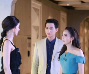 Bị tình cũ của chồng cà khịa 'già như trái cà mà vớ được mâm son'', chị vợ đáp trả sâu cay khiến cô bẽ mặt