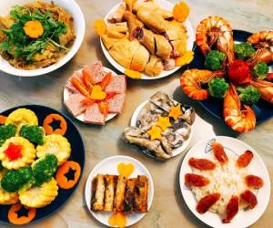 Dân tình rần rần khoe loạt mâm cơm tất niên năm nay: sao nhà ai cũng toàn 'tuyệt phẩm' thế này!