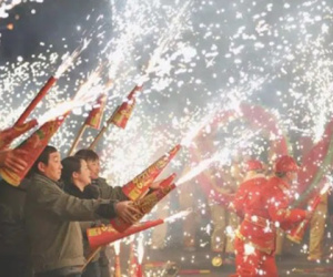Tập tục cầu phúc cực hay ho và truyền thuyết ít người biết về đêm Giao thừa ở Trung Quốc