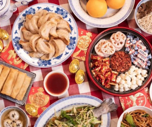 Ngắm mâm cỗ Tết của các nước dịp năm mới: Cùng đón Tết âm lịch nhưng mỗi nơi một vẻ khác hẳn nhau, nhìn nước nào cũng hấp dẫn khó cưỡng