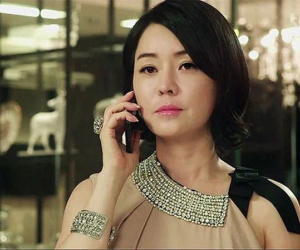 Cấm tiệt con dâu không cho về đằng ngoại nhưng chỉ 1 cuộc điện thoại gọi đến, bà lập tức thay đổi quyết định