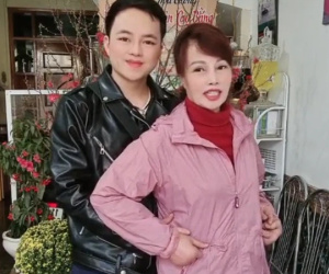 Cô dâu Cao Bằng U70 đăng clip được chồng trẻ ôm eo tình tứ đón Tết, nhưng dân mạng phát hiện lần này tới phiên gương mặt anh chồng “biến dạng” lạ thường