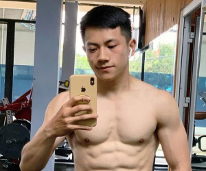 Dàn thầy giáo tuổi Sửu đình đám MXH: Thần thái soái ca, body 6 múi cực phẩm, thông thạo nhiều ngôn ngữ
