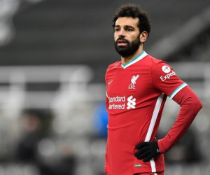Liverpool trượt dốc, Salah có động thái gây chú ý