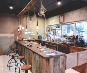 Hà Nội tìm người đến hàng loạt quán cafe và nhà hàng liên quan đến các ca nhiễm Covid-19