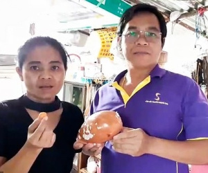 Đang ăn ốc luộc, cậu bé cắn trúng viên ngọc trai trị giá hàng tỷ đồng