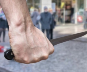 Ghen tuông, đâm 'tình địch' trọng thương