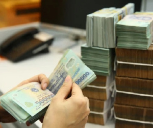 Lao động được trả lương thế nào khi ngừng việc?