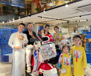 Lộ diện nhân vật mua siêu xe cho đại gia Minh Nhựa, ông trùm danh tiếng tuổi cao nhưng vẫn rất nhí nhảnh