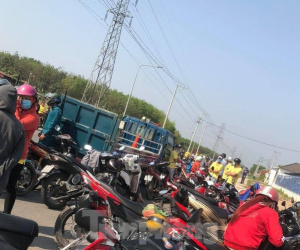 Ngày đầu đi làm sau Tết, công nhân tá hỏa nghe tin công ty giải thể