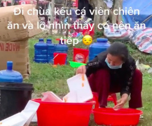 Quay clip 'bóc phốt' người phụ nữ đang 'phù phép' để tái sử dụng khay đựng đồ ăn dùng một lần, cô gái trẻ bị dân tình 'ném đá' ngược