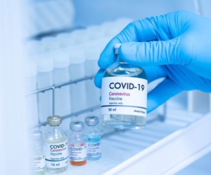 Đề xuất ưu tiên tiêm vắc-xin Covid-19 cho nhân viên hàng không
