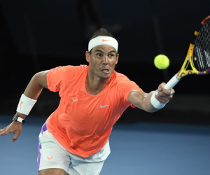 Rafael Nadal thua ngược Tsitsipas, mất cơ hội phá kỷ lục Grand Slam
