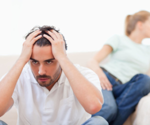 Tội phạm đòi đi tù vì không chịu nổi cảnh bị phong tỏa cùng bạn cùng phòng