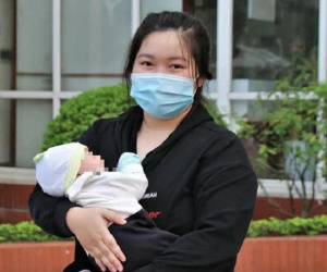 Bé 24 ngày tuổi nhiễm biến chủng lây lan nhanh, mẹ chăm sóc con không bị lây chéo: Công thức tránh lây dành cho mọi người