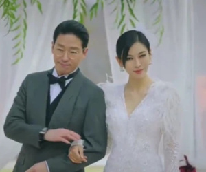 Cuộc chiến thượng lưu phần 2 tập 1: Nữ quản gia vì yêu Ju Dan Tae nên yểm bùa Seo Jin, Oh Yoon Hee trắng án cưới Ha Yoon Cheol