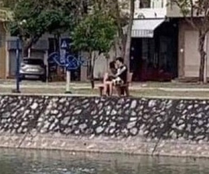 Hôn nhau trong công viên lúc giãn cách xã hội, đôi nam nữ ở Hải Dương bị phạt 4 triệu đồng