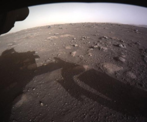 Xe thăm dò của NASA gửi những hình ảnh chưa từng có về Sao Hỏa