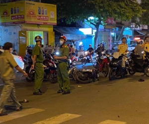 Phóng xe như bay xảy ra tai nạn, thanh niên dựng xe máy tháo chạy bỏ mặc bạn tử vong