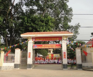 Không thuộc bài cũ, 19 học sinh bị thầy giáo tát