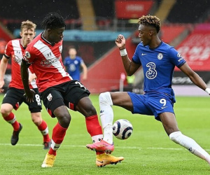 Chelsea được xà ngang cứu thua