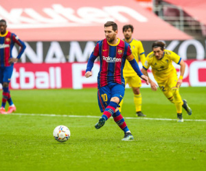 Hàng thủ thảm họa khiến Barca đánh rơi 2 điểm phút cuối
