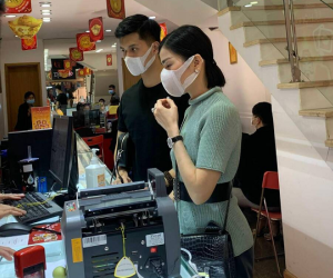 Lệ Quyên và 'tình trẻ' Lâm Bảo Châu lộ ảnh mua nhẫn cưới?