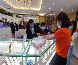 Mua bán vàng ngày Thần Tài: Kẻ cười, người khóc ròng