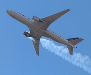 Boeing dừng khai thác hơn 100 máy bay 777 sau sự cố cháy động cơ