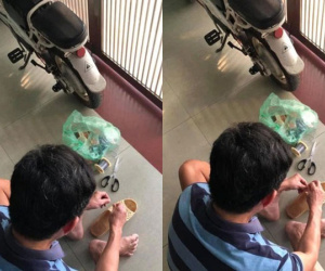 Rơi nước mắt với hình ảnh người đàn ông ngồi buộc lại đôi dép tổ ong đã rách, câu chuyện của đứa con còn gây xót xa hơn