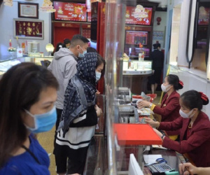 Nữ đại gia bí ẩn mang 130 cây vàng đi bán, người bạo chi 6 tỷ 'ôm' 100 cây khi giá vàng lên đỉnh