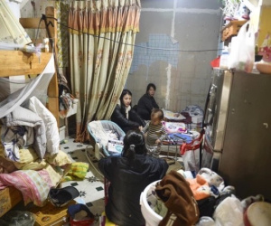 Người mẹ bạo hành con gái 12 tuổi ở Hà Nội qua lời kể hàng xóm: Thường xuyên đánh đập, dán băng dính vào miệng con, nhà là nơi tụ tập nhiều thành phần bất hảo