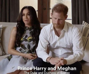 Nhà Sussex lần đầu xuất hiện sau khi chính thức rời khỏi hoàng gia, sắc mặt của Meghan Markle với chồng khác nhau 'một trời một vực'