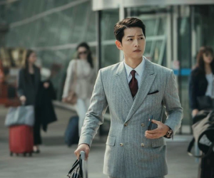 Song Joong Ki ra dáng tổng tài trong phim mới, mở màn 2 tập nhưng đã gây choáng với đồ hiệu tiền tỷ