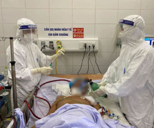 Cụ bà 79 tuổi mắc Covid-19 tiên lượng khó qua khỏi, đang điều trị tại BV Phổi Đà Nẵng